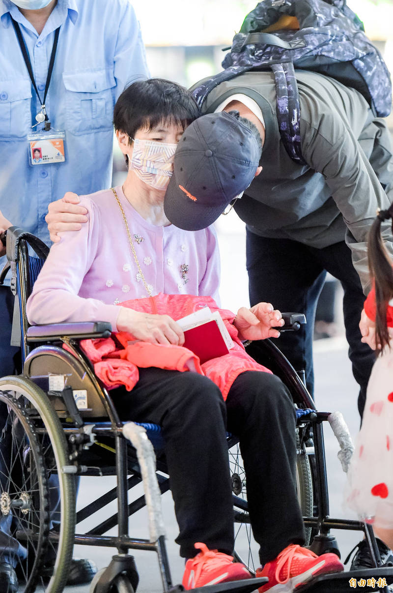福原爱私下为人曝光！不爽爱妈「气炸打给江宏杰」